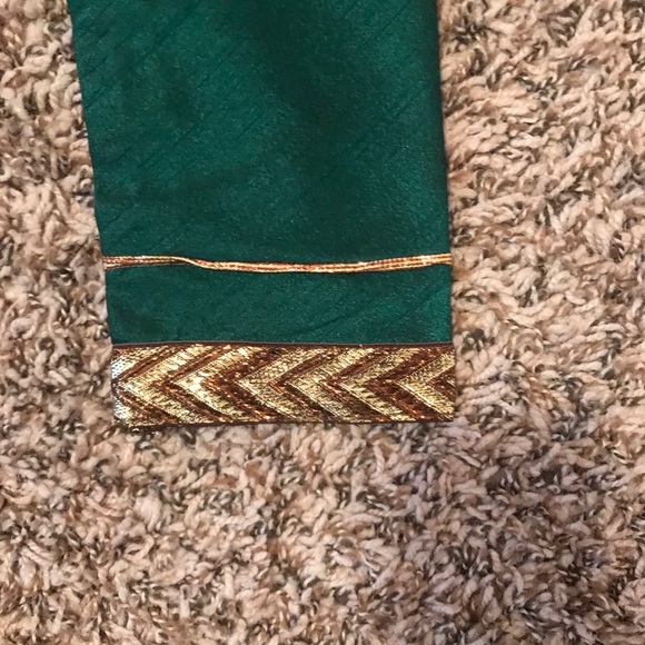 Pretty little girl Indian outfit - Picture 7 of 8